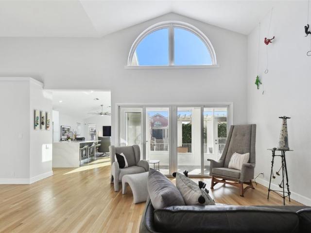 21 Crescent Pl S, St. Petersburg, FL 33711 | MLS #TB8475