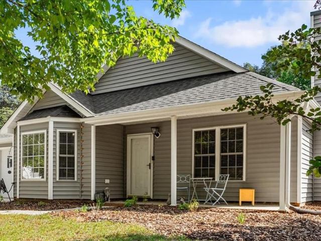 21 Crestbrook Court