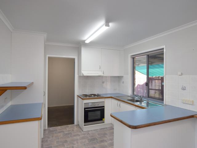 21 Curtis Avenue Boyne Island, QLD 4680