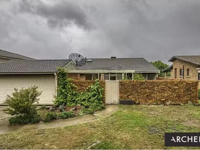 21 De Lissa St, Evatt House for rent Listed by Anjila Shresth.