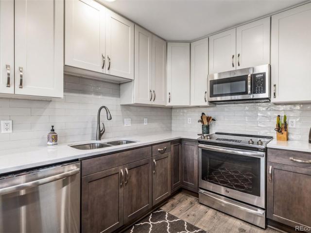 21 Deborah Lane # Share B