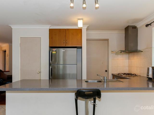 21 Deerina GreenAlexander Heights WA 6064, Australia