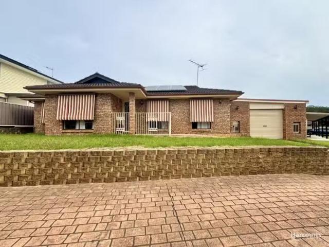 21 Donalbain Circuit, Rosemeadow House for rent Listed by Cam.