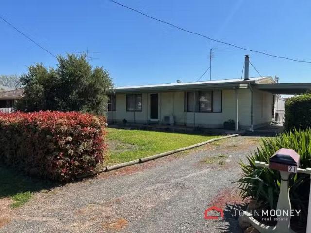 21 Drummond Street, Lockhart House for rent Listed by John Mo.