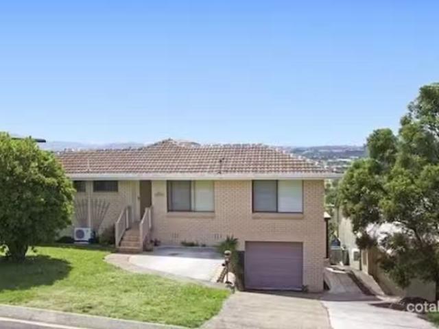 21 Durigan Place, BANORA POINT House for rent Listed by Malin.