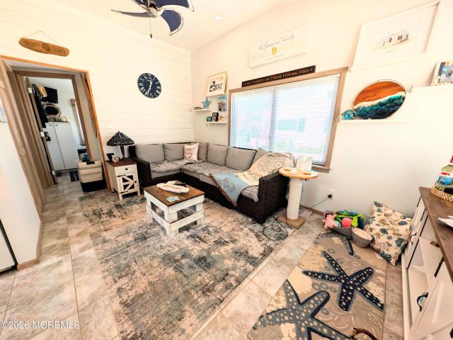 21 E Penguin Way