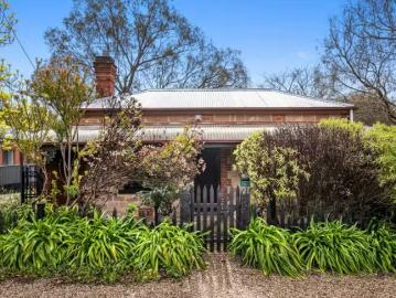 Nairne, South Australia - Garden, Parking