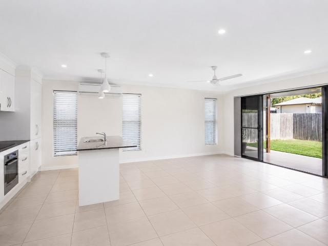 2/1 Finch AveYeppoon QLD 4703, Australia