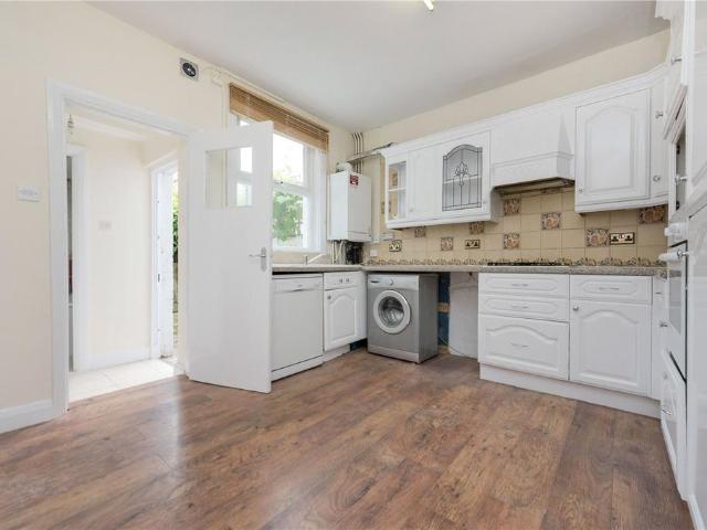 21 First Avenue, London, W10 4NR, United Kingdom | 2 bed townhouse for rent #56573779 | Rentberry