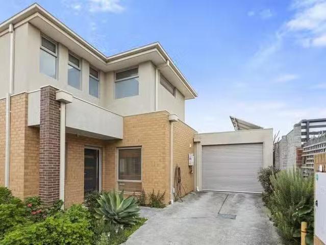 2/1 Flora Road, Clayton, VIC 3168