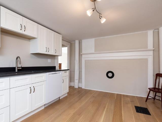 21 Gardner Street Unit A, Hamilton, US, MA