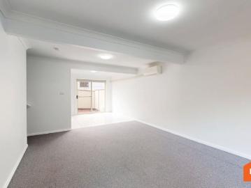 2/1 Gen Street, Belmont NSW 2280
