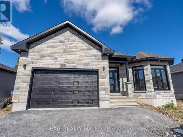 21 Glenco Road, South Stormont, ON, K0C 2A0 house for sale | Listing ID X13623 | Royal LePage
