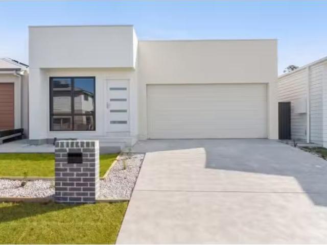 21 Groom Street, Calderwood House for rent Listed by Bryanna.