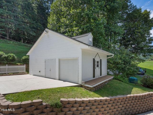 21 Grand Ridge
