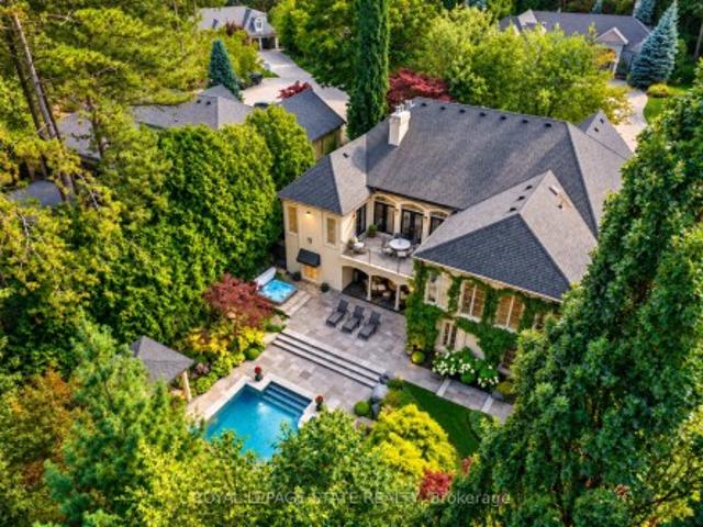 21 Harrington Place, Hamilton, ON, L9G 4Z2 Luxury House for sale | Listing ID X13800 | Royal LePage Carriage Trade Luxury Properties