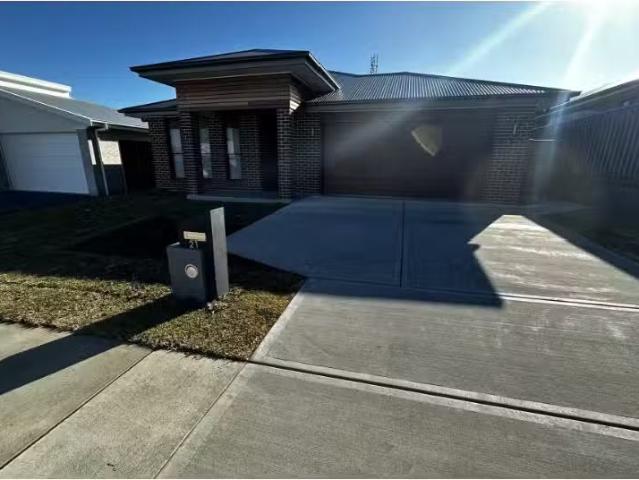 21 Hillgrove Street, Medowie House for rent Listed by Jasmine.