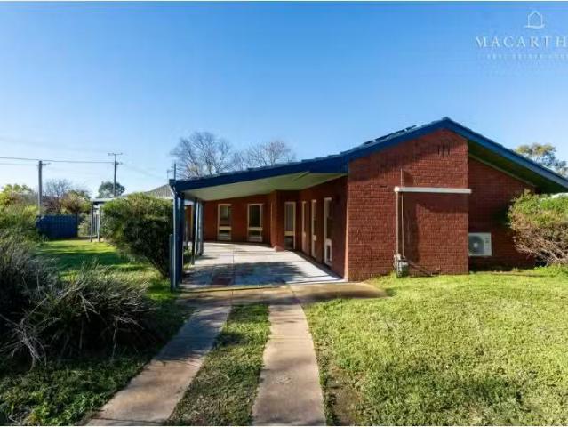 21 Inglis Street, Lake Albert House for rent Listed by Leasin.