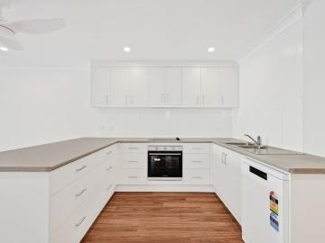 2/1 Jacobs RoadKurrimine Beach QLD 4871, Australia