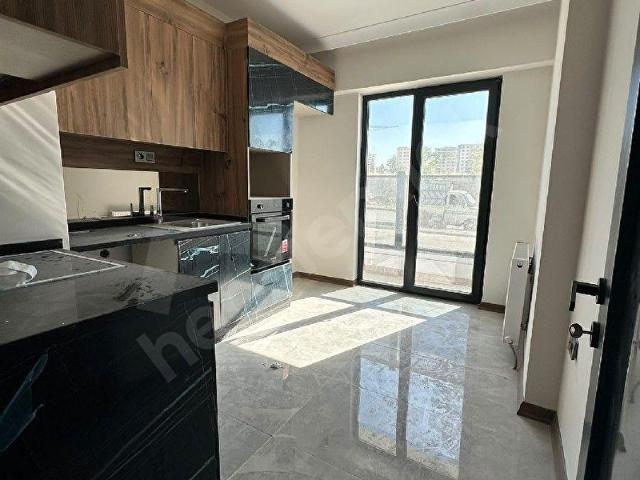 2+1 kapalı mutfak ebeveyn banyolu sıfır daire