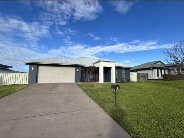 21 Kellet Drive, Mudgee House for rent Listed by Layla Gaffne.