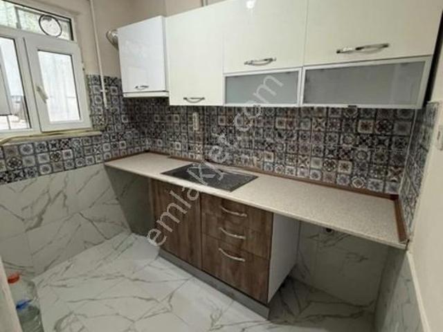 2+1 Kirazlı Metroya 4 Dk Köşe Başı 80 M2 Tadilatı Yapılmış
