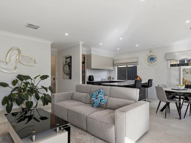 21 Kookaburra Boulevard