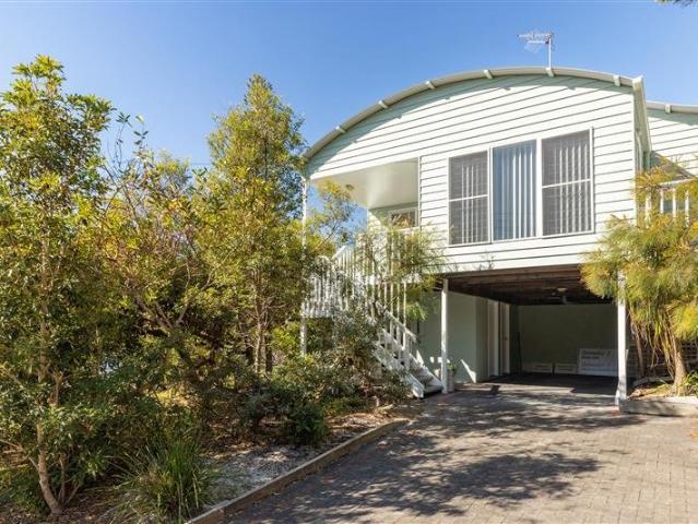 2/1 Kula close, Boomerang Beach
