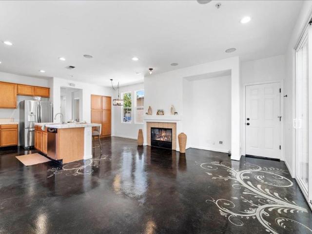 21 La Jolla Street