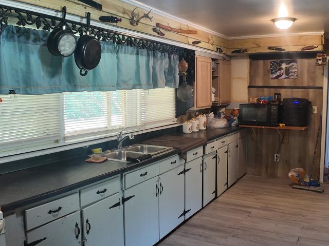 21 Lady Marian Drive NE
