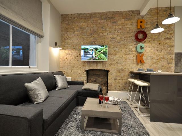 21 Linden Gardens, Notting Hill, London W2, Studio to rent, £4,312 pcm | PrimeLocation