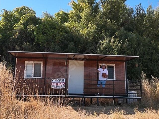 21 m2 EV 204 m2 Bahçesi