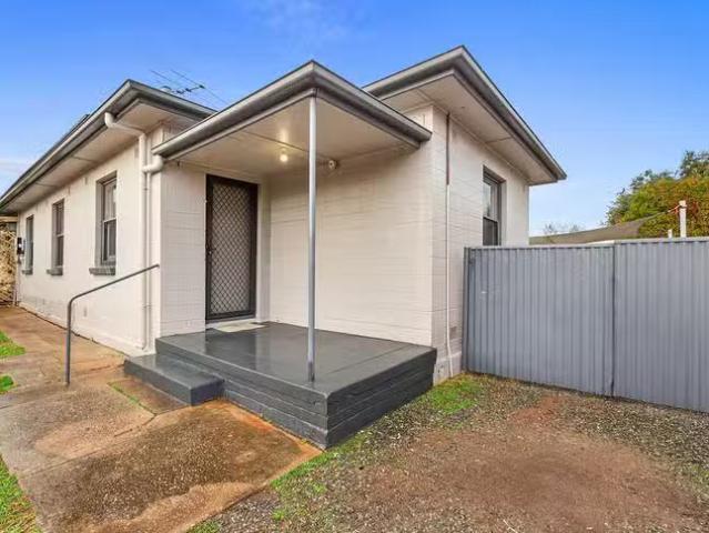 21 Mcfarlane Avenue, Mitchell Park, SA 5043