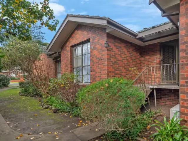 2/1 Maling Road, Canterbury VIC 3126 Unit For Lease
