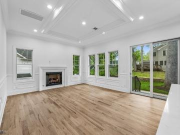 21 Maplewood Dr