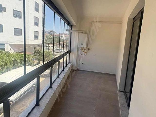 2+1 Merkezi Konum 80 m2 İzban Dibi Açık Mutfak