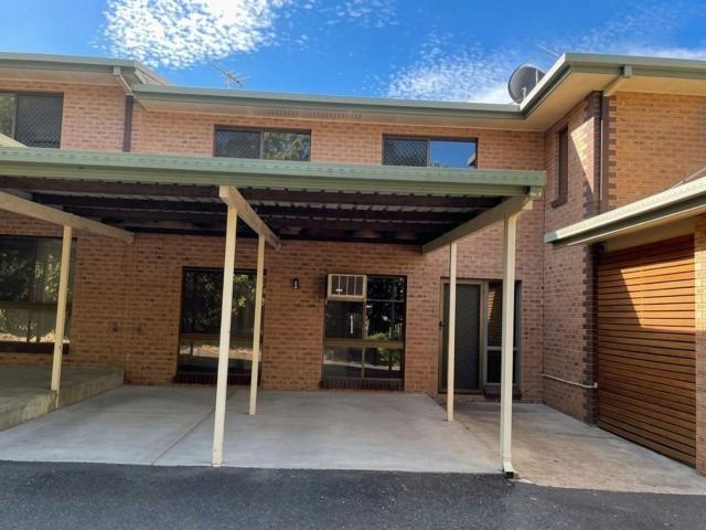 2/1 Murray StreetWandal QLD 4700, Australia