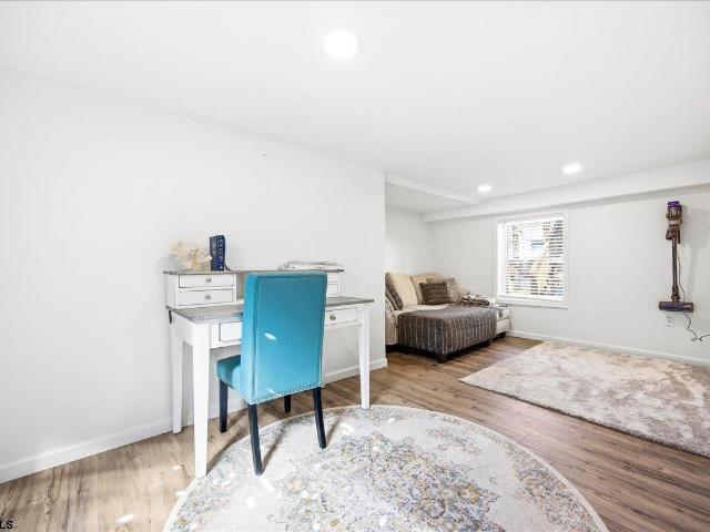 21 N Nashville Ave