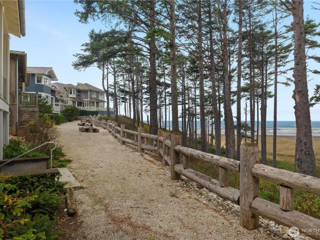 21 N Glen Lane