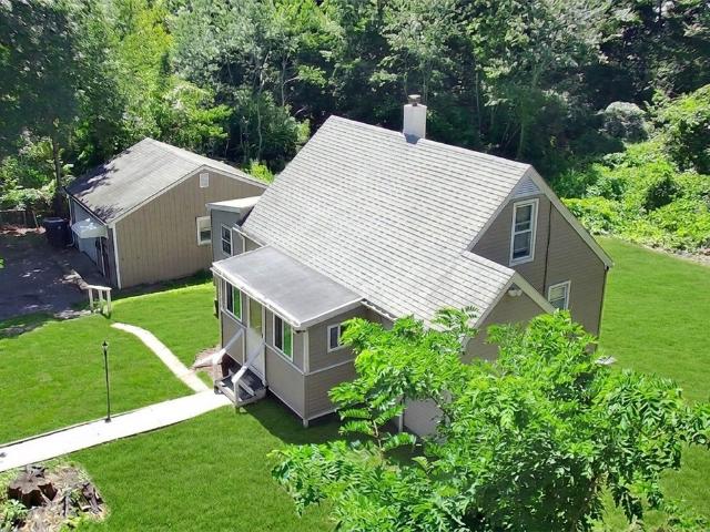 21 Narragansett Road