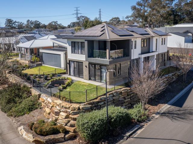 21 Newenham Parade, MOUNT BARKER, SA 5251
