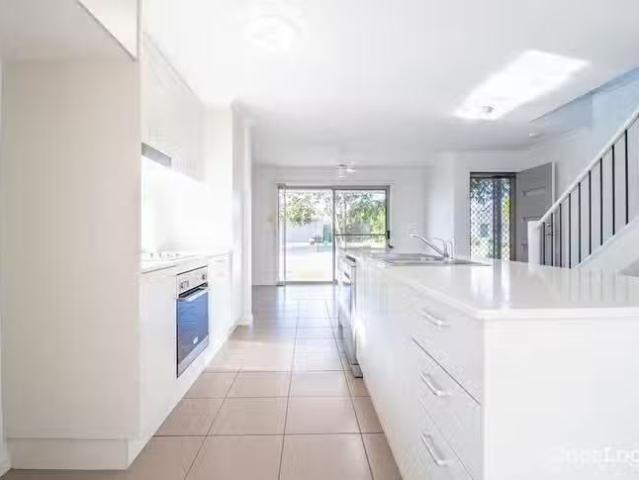 2/1 Niccy Road, Coomera, QLD 4209