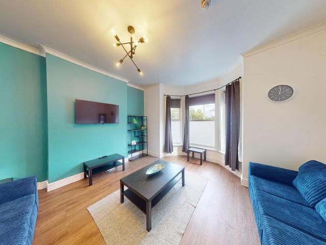 21 Noel Street, Nottingham, NG7 6AQ 8 bed semi detached house to rent £5,165 pcm £1,192 pw