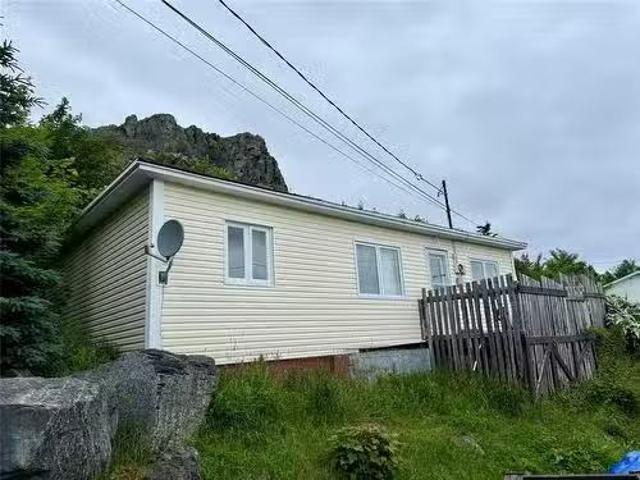 21 Noels Road, Upper Island Cove, NL, A0A 4E0 house for sale.