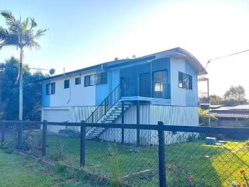 House to rent in Macleay Island - Garden