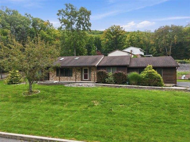21 Park Ave, Nesquehoning, PA 18240