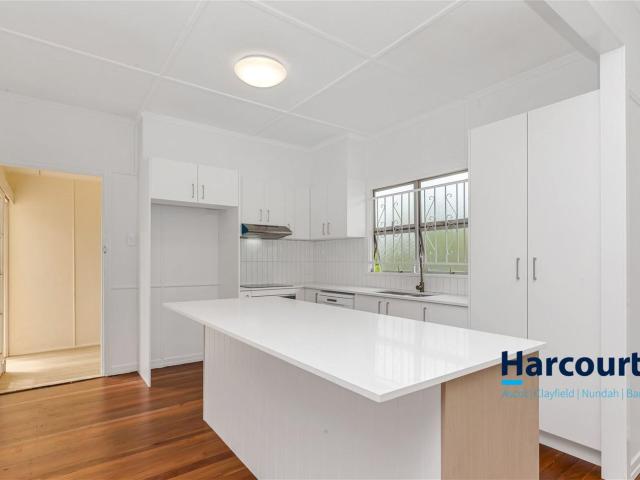21 Pedley Street, WAVELL HEIGHTS, QLD 4012