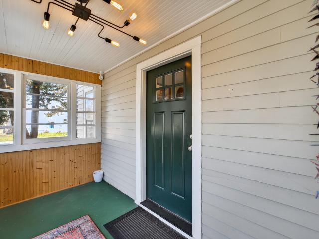 21 Powers Avenue