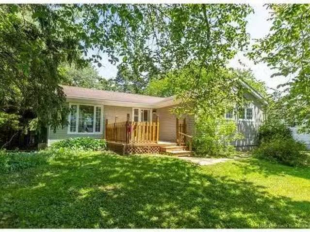 21 Pleasant St, Sackville, NB, E4L 4E7 house for sale Listi.