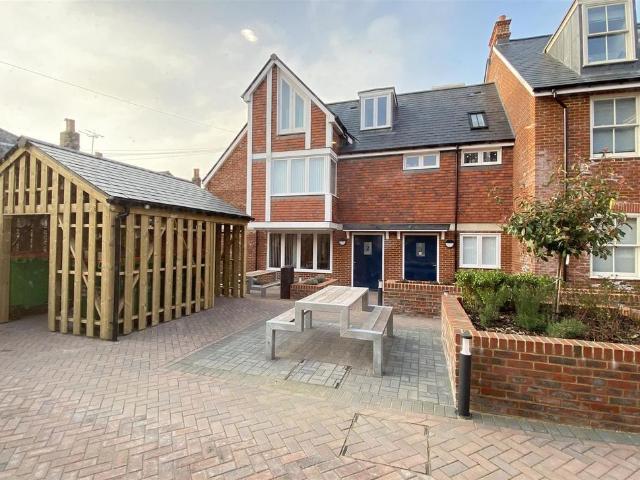 21 Queningate Court, Canterbury Ref 3369 CT1, 1 bed flat to rent, £1,200 pcm | PrimeLocation